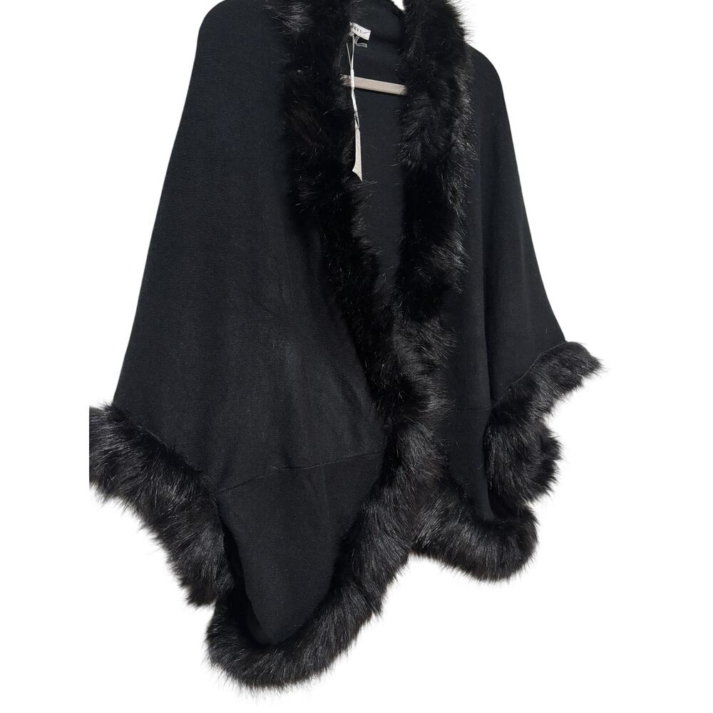 Sioni L/XL Black Faux Fur Trimmed Cape Poncho - Picture 4 of 9